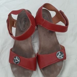 Taos Red Leather Wedge Sandals, Womens Size 8